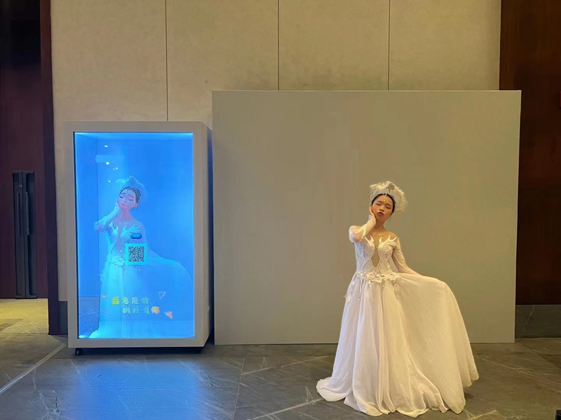全息倉AI互動(dòng)拍照機(jī) 全息倉AI互動(dòng)拍照機(jī)